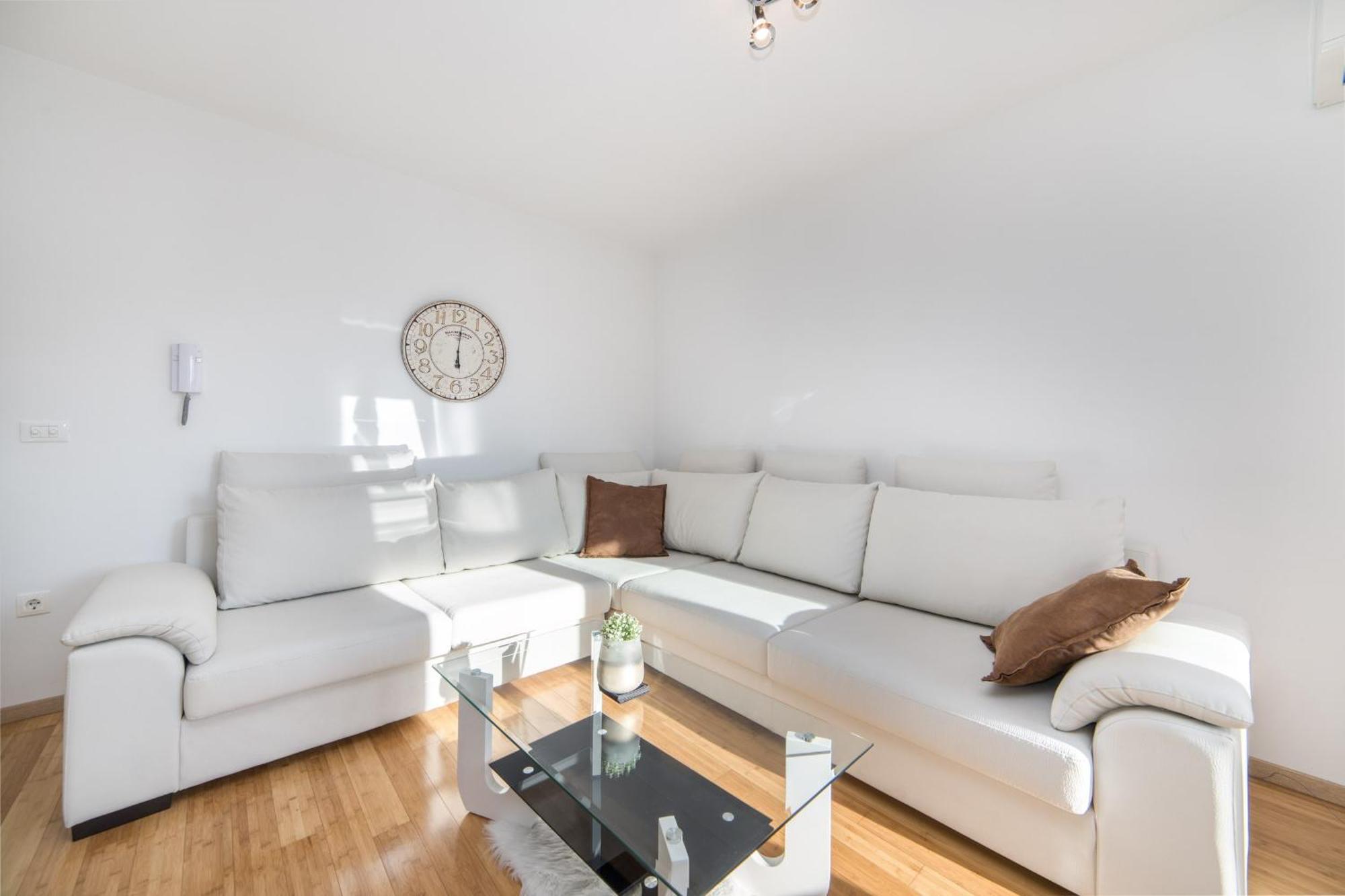 Apartments Crystal Makarska Oda fotoğraf