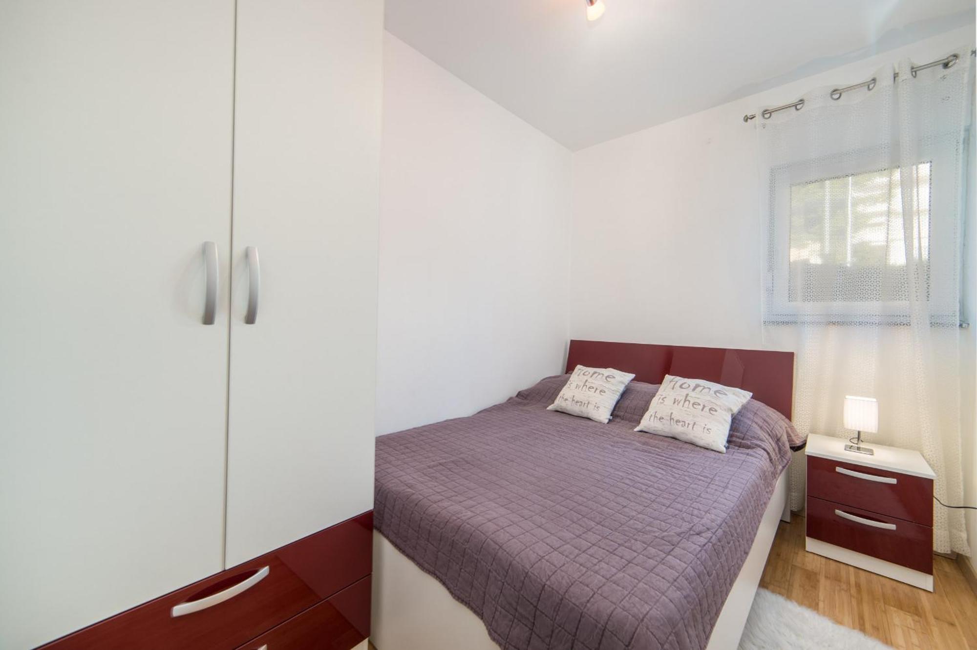 Apartments Crystal Makarska Oda fotoğraf