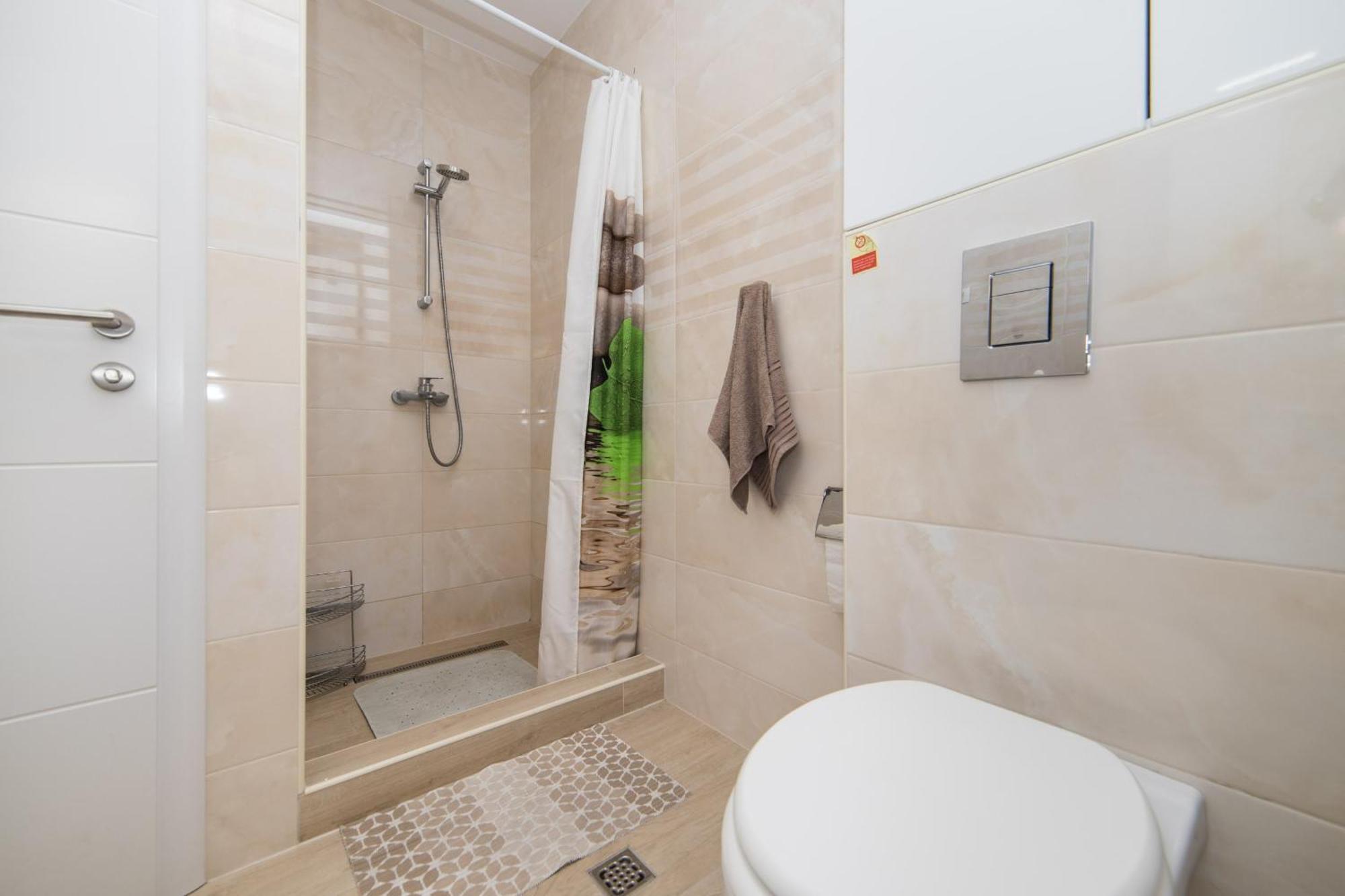 Apartments Crystal Makarska Oda fotoğraf