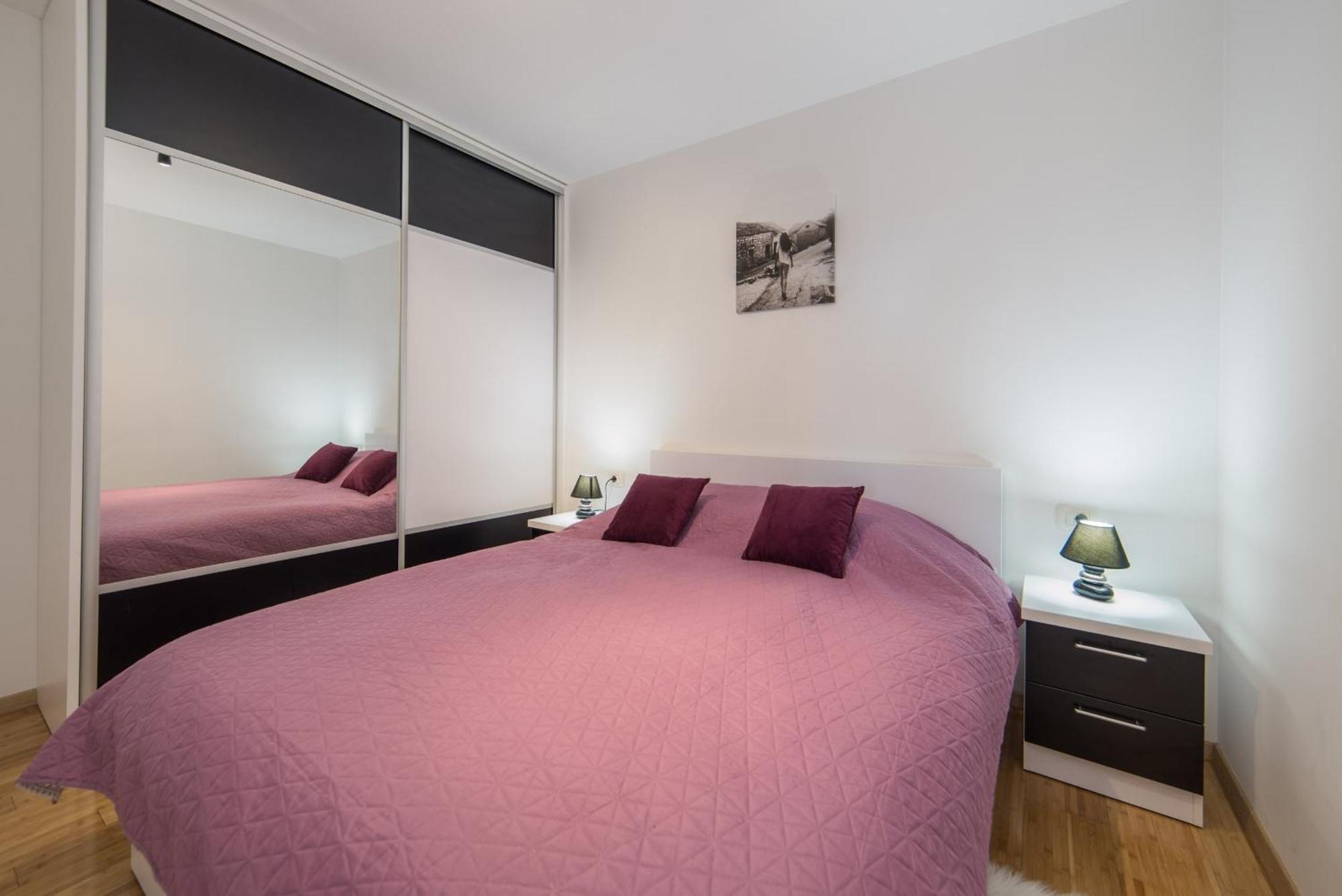 Apartments Crystal Makarska Oda fotoğraf
