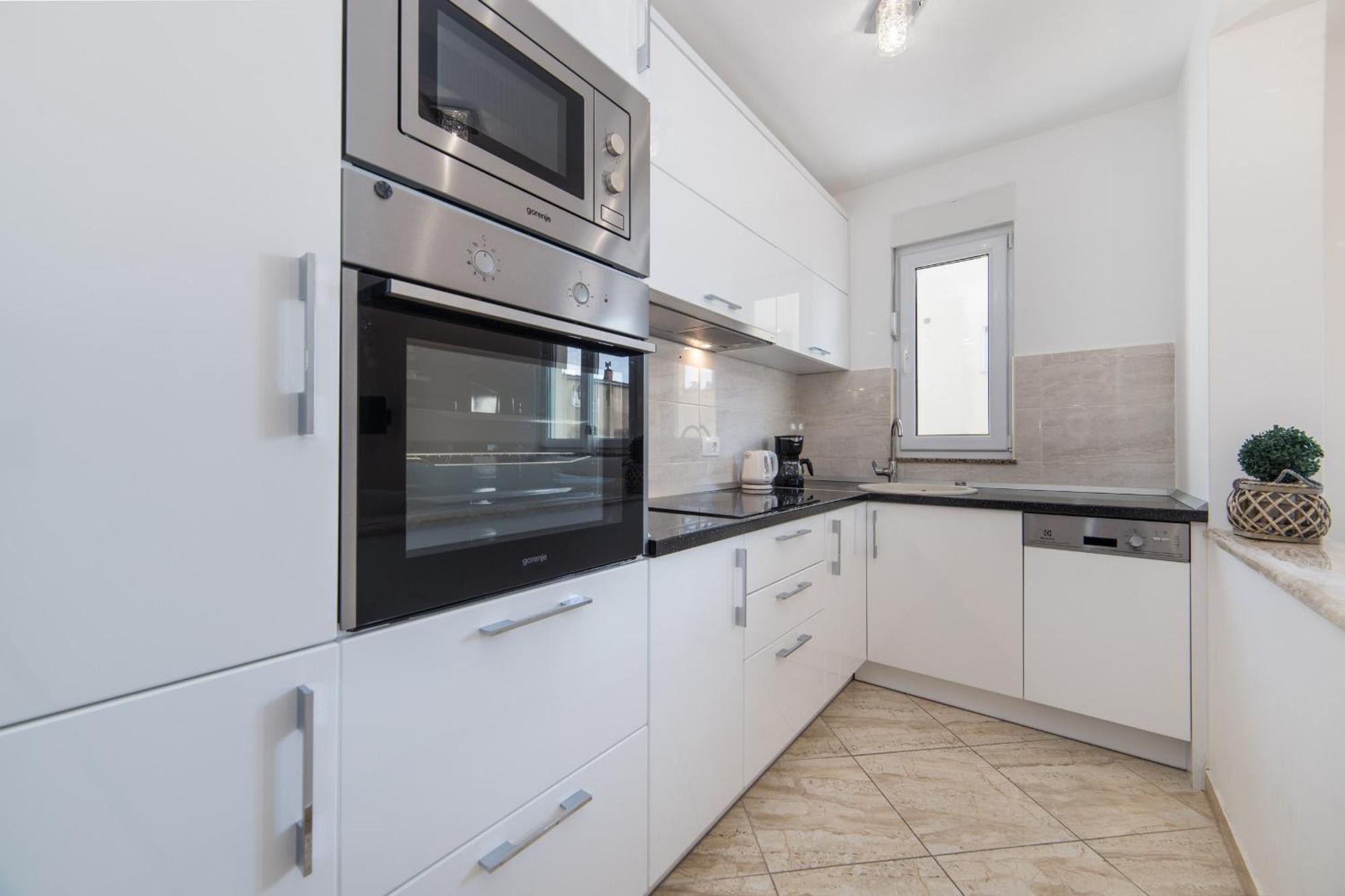 Apartments Crystal Makarska Oda fotoğraf