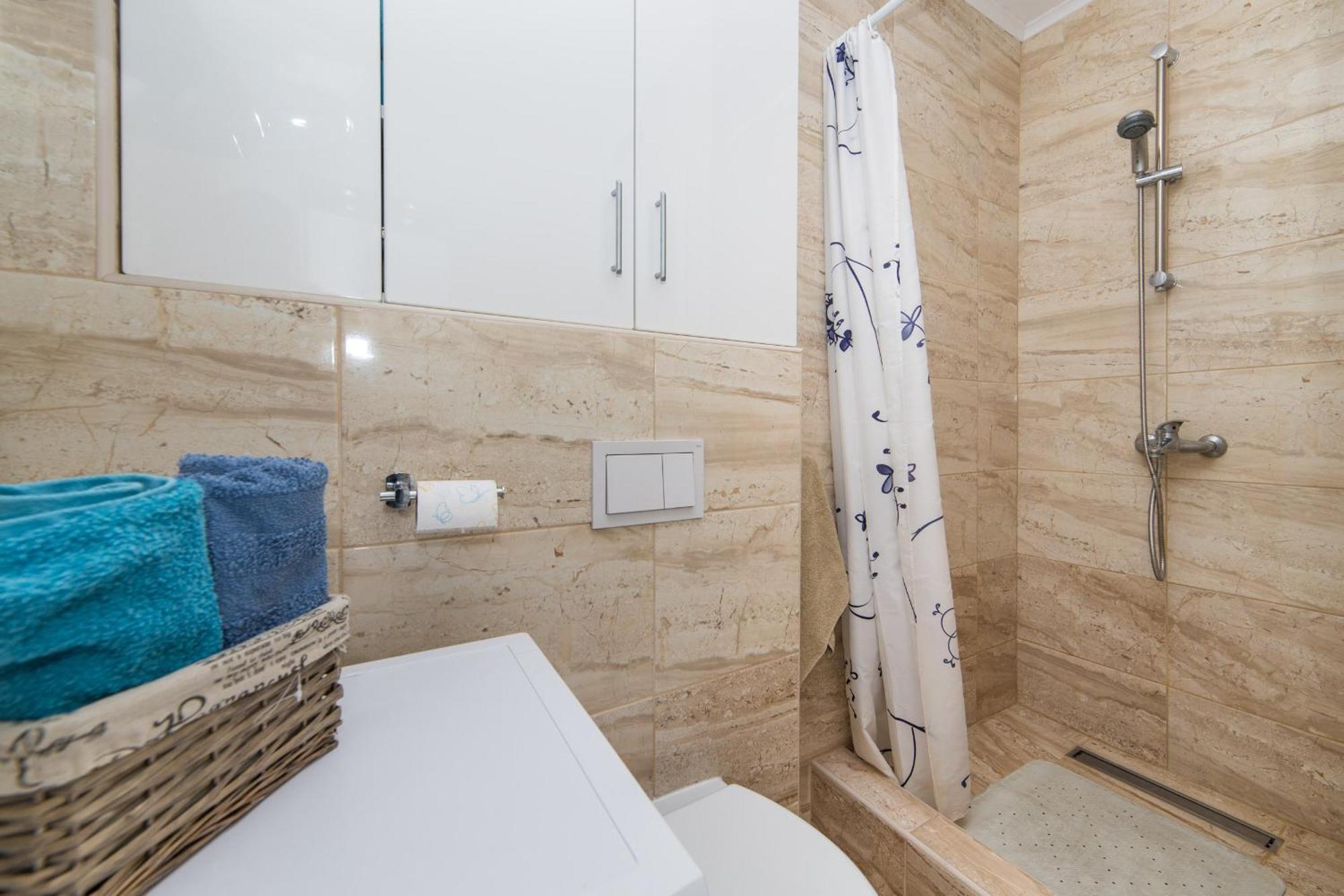Apartments Crystal Makarska Oda fotoğraf