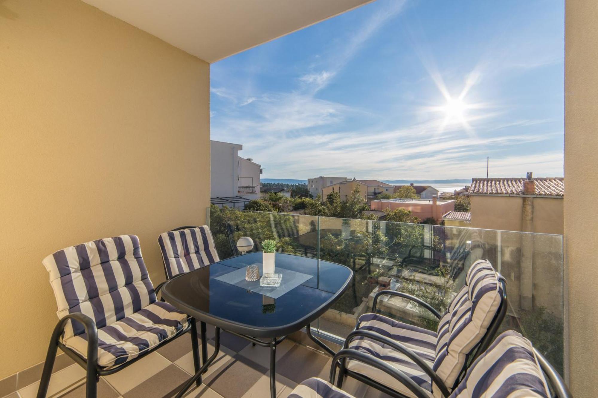 Apartments Crystal Makarska Oda fotoğraf