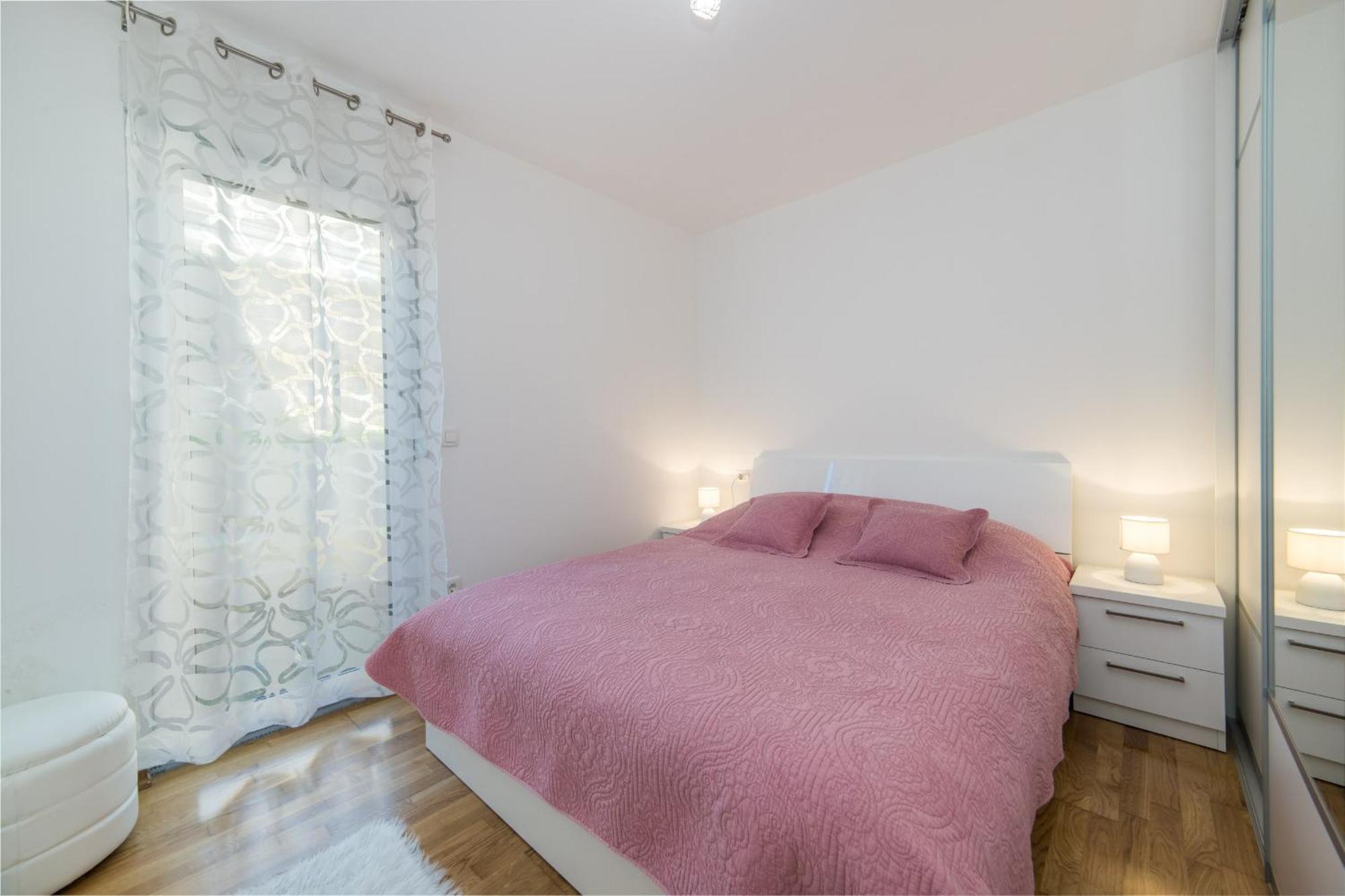 Apartments Crystal Makarska Oda fotoğraf